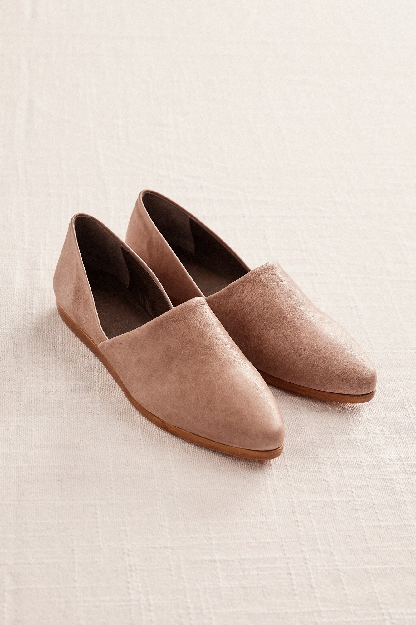 Padu Flats Taupe