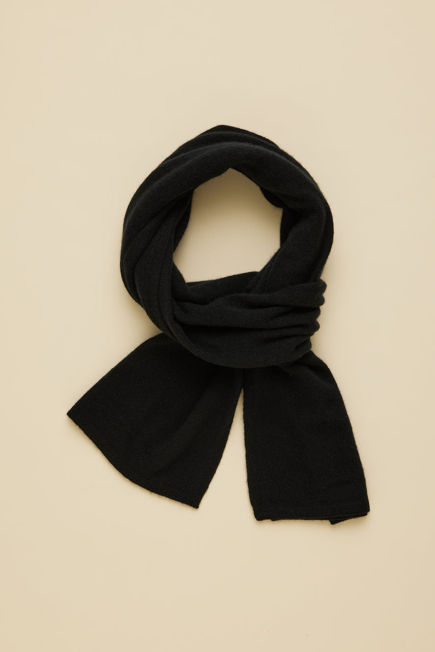 Jolie Cashmere Scarf - Licorice Black