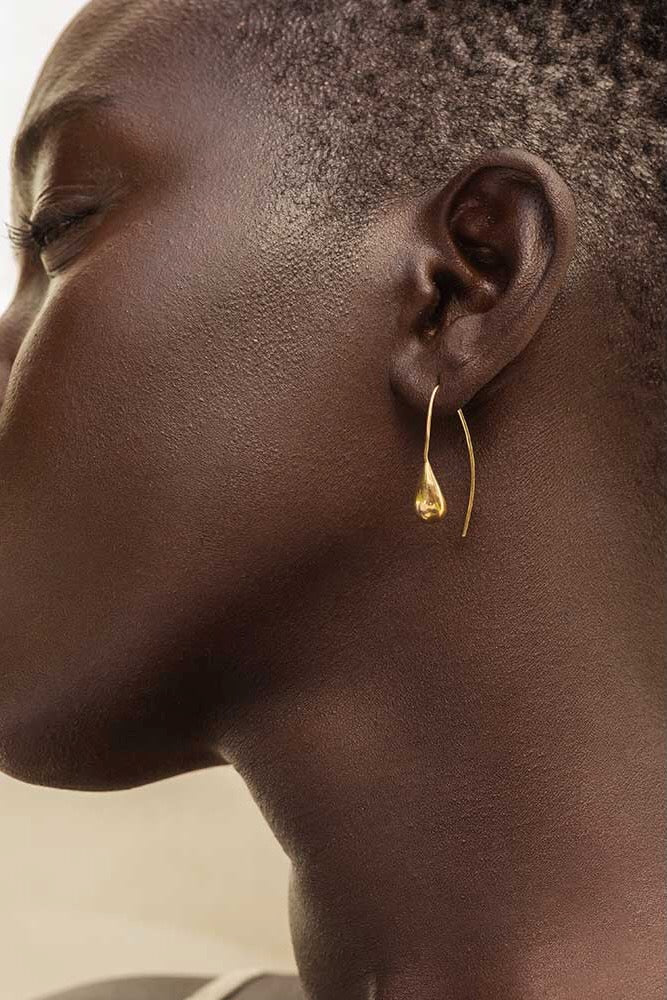 SOKO Dash Threader Earrings - Gold