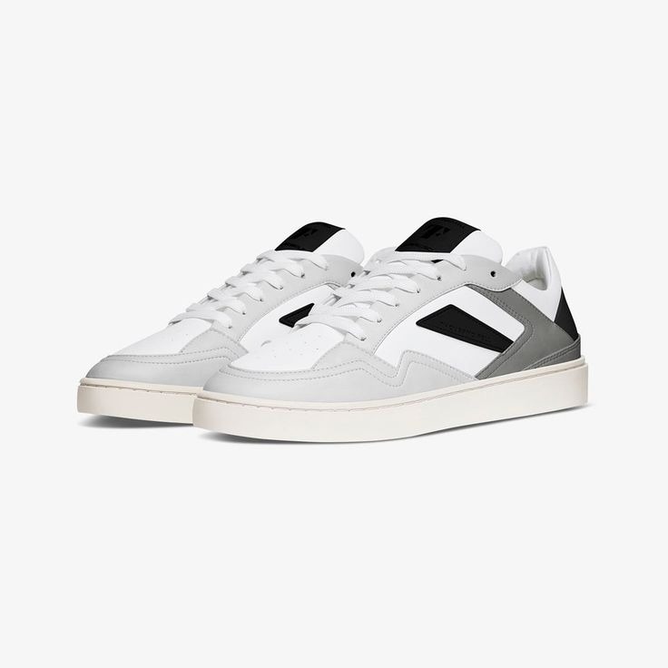 Court Sneaker