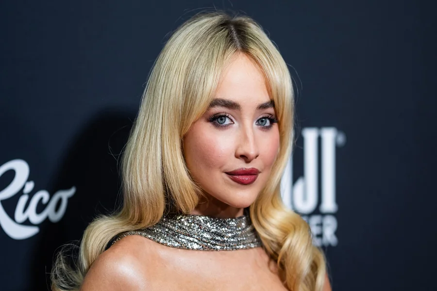 Sabrina Carpenter Height