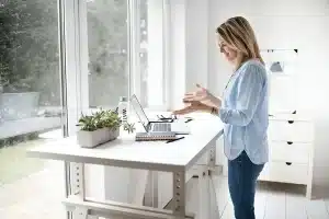 Electric Standing Desks Is Revolutionizing Workspace Comfort