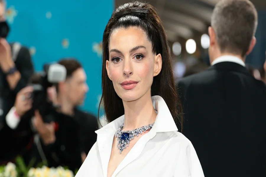 Anne Hathaway