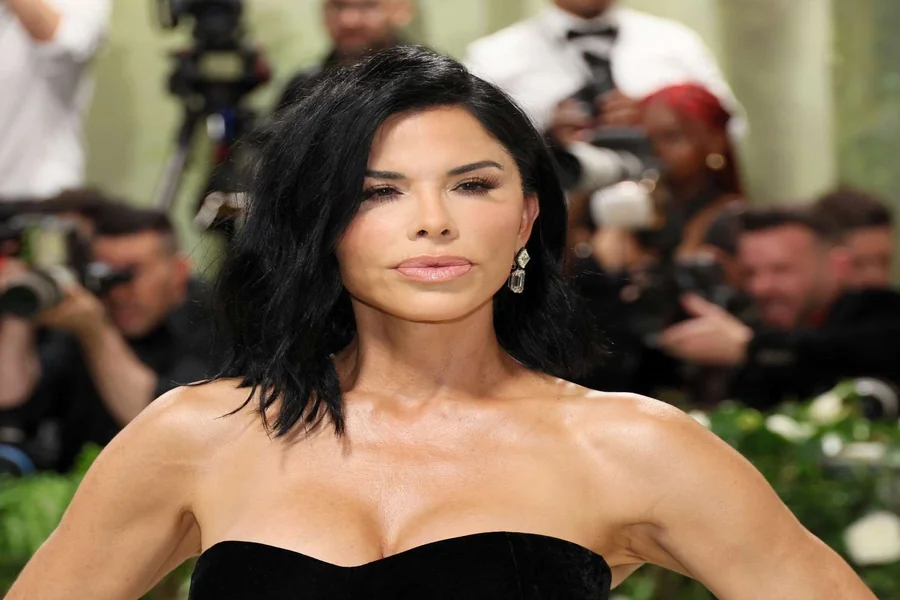 Lauren Sanchez Height