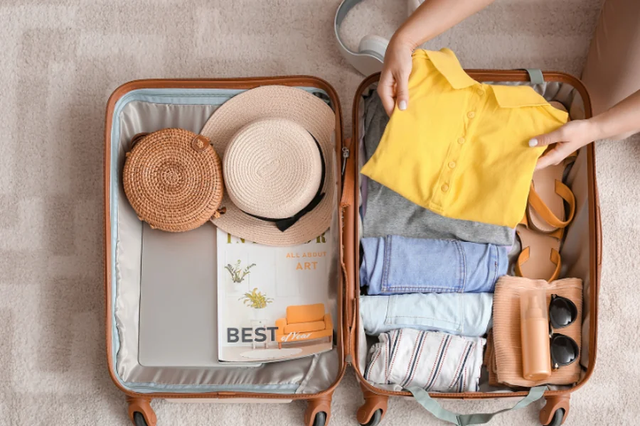 8 Ways to Stay Stylish on the Road Without Overpacking