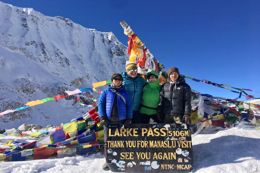 Base Camp vs Manaslu Circuit Trek