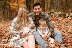 What To Wear For A Fall Photoshoot: Cozy Outfit Ideas