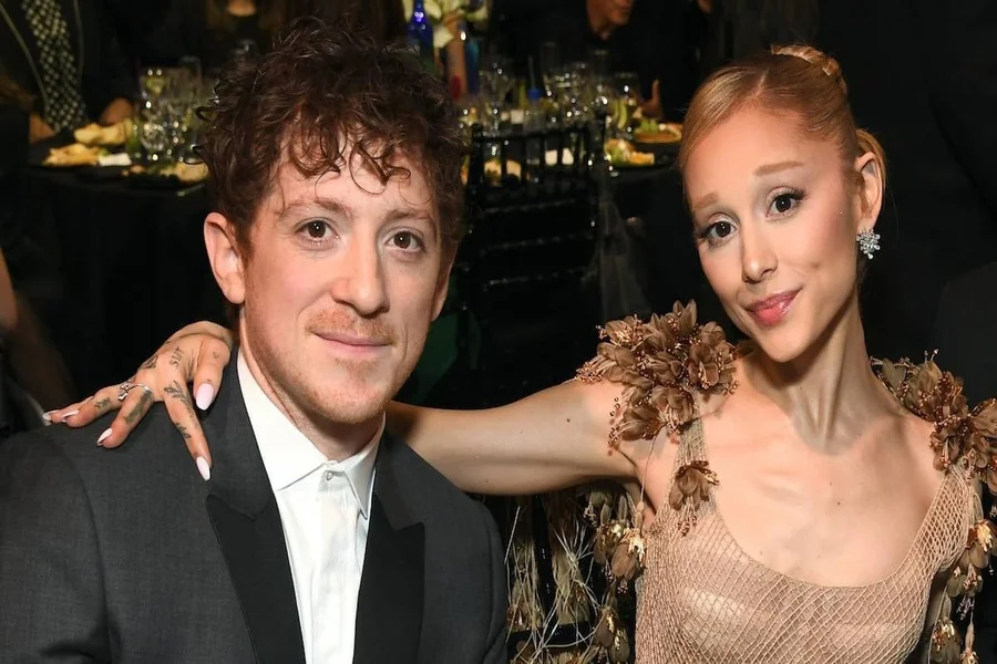 ariana grande boyfriend
