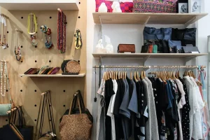 Seasonal Switch-up: How to Transition Your Wardrobe Like a Stylist