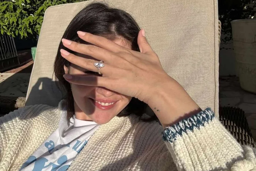 selena gomez engagement ring