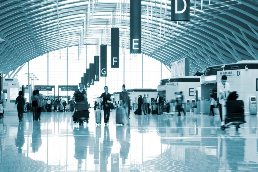 Authentic Travel Why Modern Voyagers are Choosing Privacy over Lobby Lines