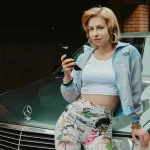 Female 90s Fashion Trends That Defined a Stylish Generation