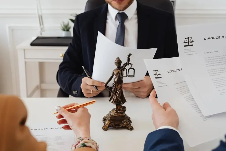 The Difference Between Legal and Personal Document Translation in Divorce