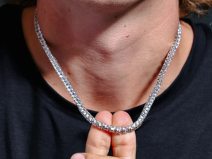 Why Silver Chains Are Still A Popular Choice In Modern Canadian Jewelry Design