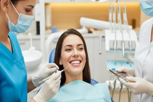 Understanding the Procedures Performed by a Hollywood Smile Dentist