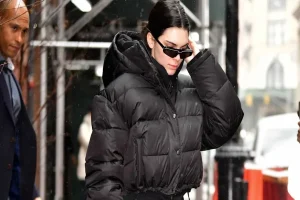 Black Cropped Puffer Jacket Styling Tips for Winter Looks
