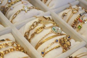 Modern Elegance, Simplified – How Chain Link Bracelets Complete a Conscious Closet