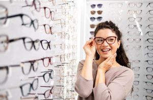 The 2026 Eyewear Guide – How to Pair Vintage-Inspired Frames with Modern Wardrobes