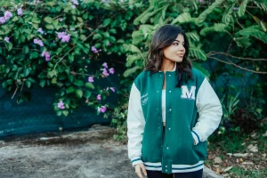 Cropped Varsity Jacket Outfit Ideas for Street Style