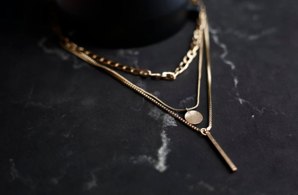 How to Choose Necklaces That Elevate Any Outfit